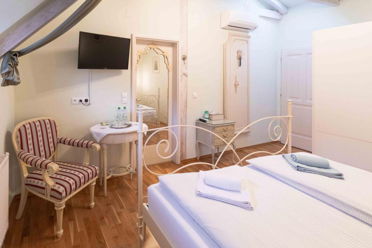 Na Kapucinske Hotel Mikulov Ngoại thất bức ảnh