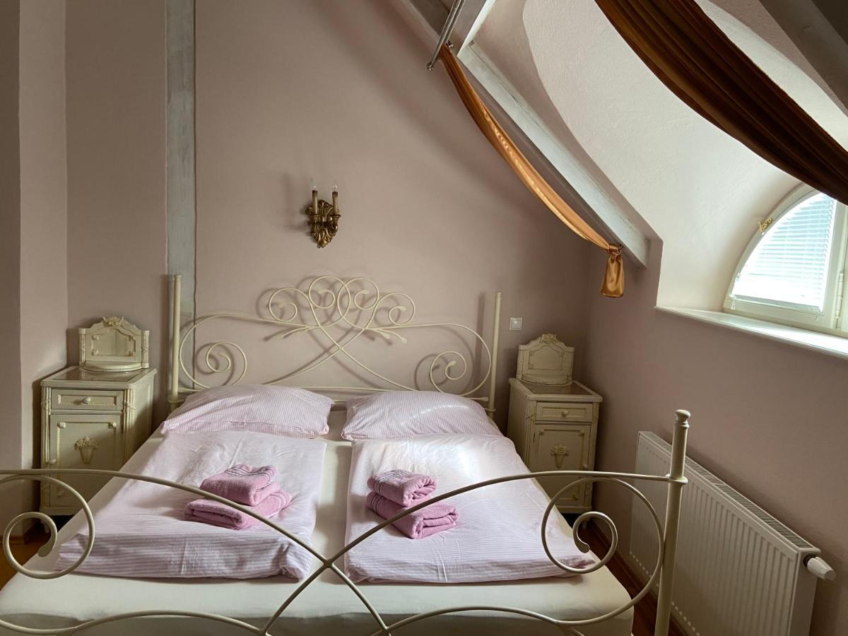 Na Kapucinske Hotel Mikulov Ngoại thất bức ảnh